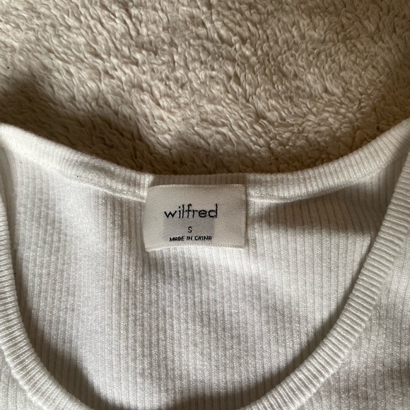 Aritzia- Wilfred clutch sweater tank - Picture 4 of 5